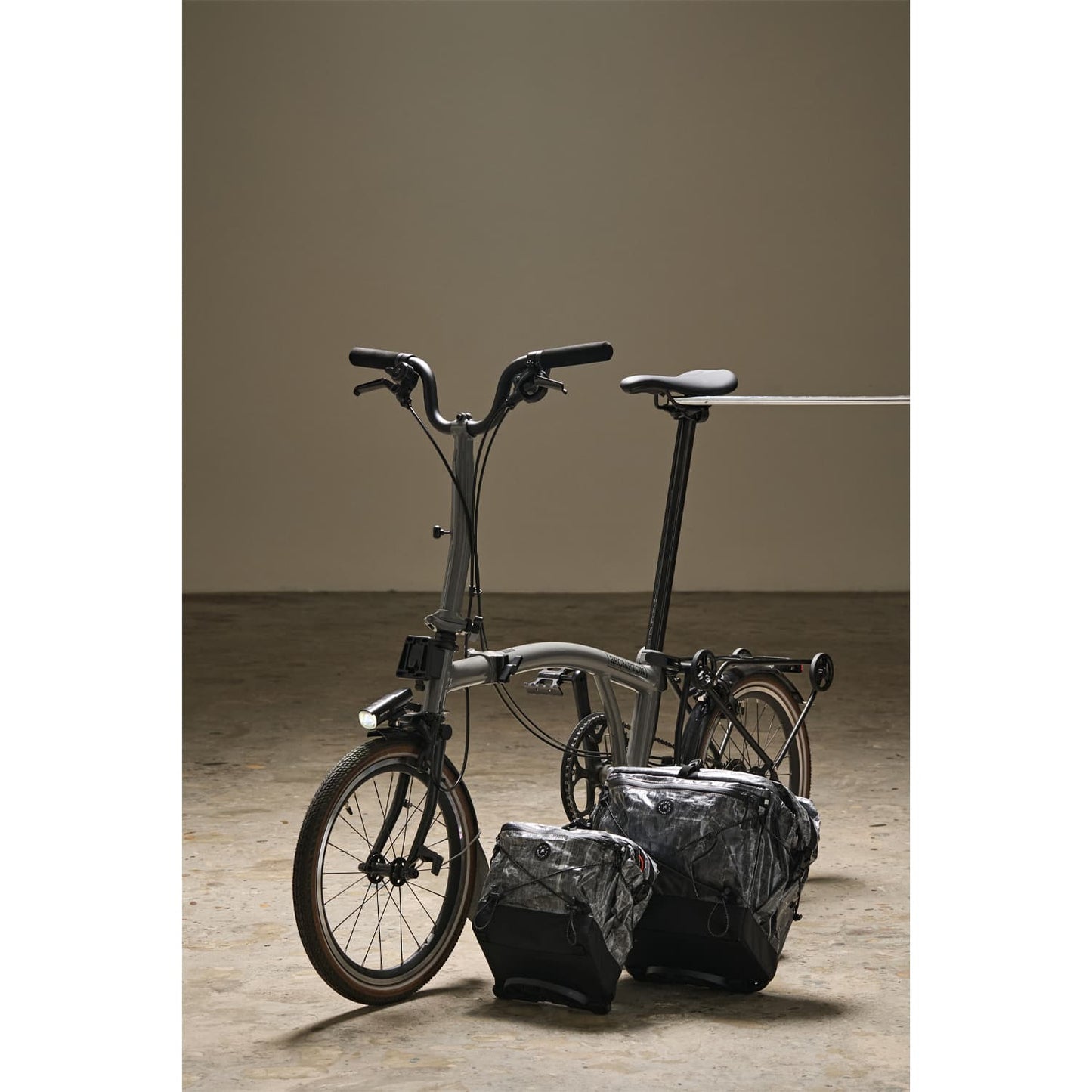 Hangang Type-1/Black + frame
