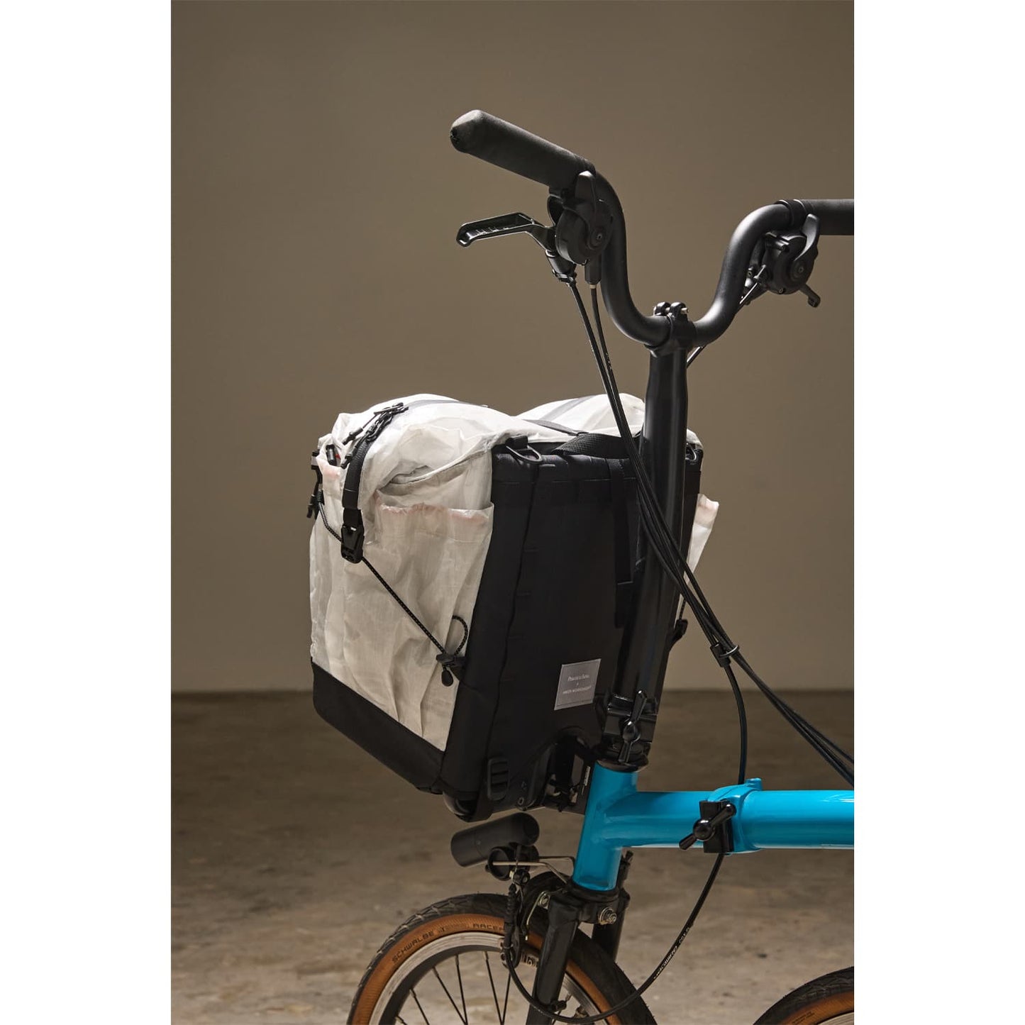 Hangang Type-2/White + frame